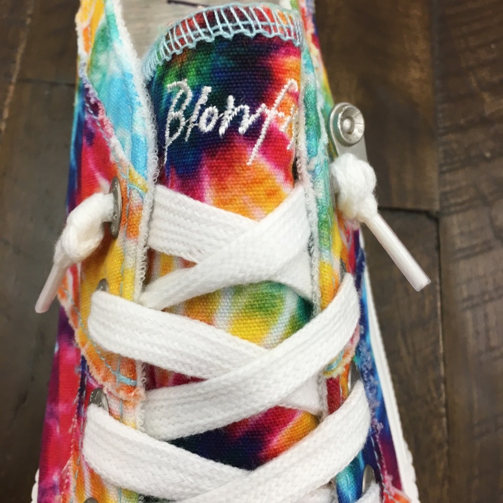 💚Super cute Tye Dye Blowfish Sneakers ❤️ - Picture 3 of 7